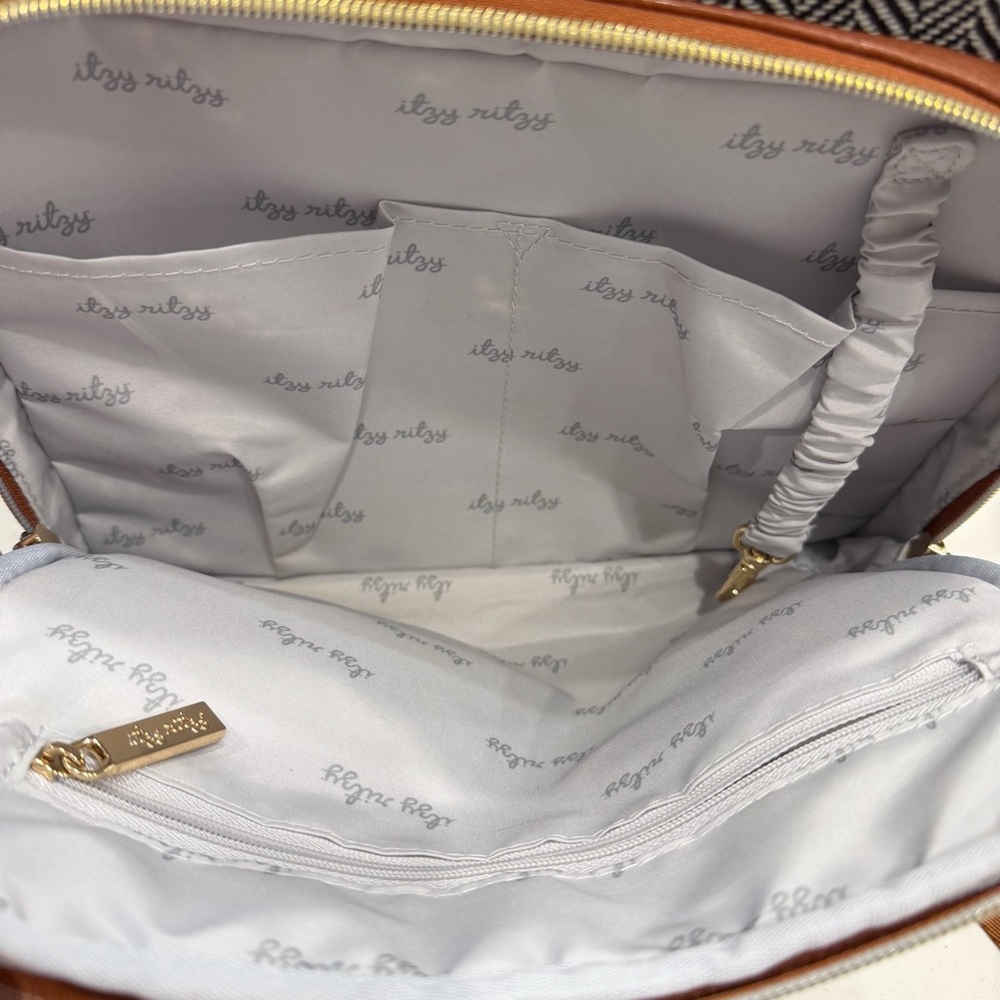 Itzy Ritzy Boss Diaper Bag “Coffee and Cream”. Black cream tan brown Vegan - Picture 5 of 11